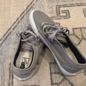 Excellent condition Men’s Vans Chukka Low 10.5